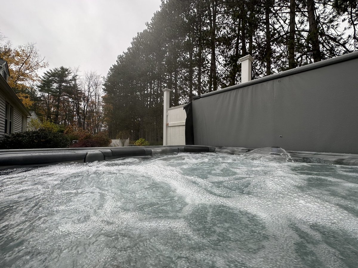 cs_woods's tweet photo. Mom said playing video games for too long in the basement is bad for me. She let me use the new spa today. #thanksmom #videogames #bullfrogspas #nerdstuff https://t.co/DYHDjaA1iK