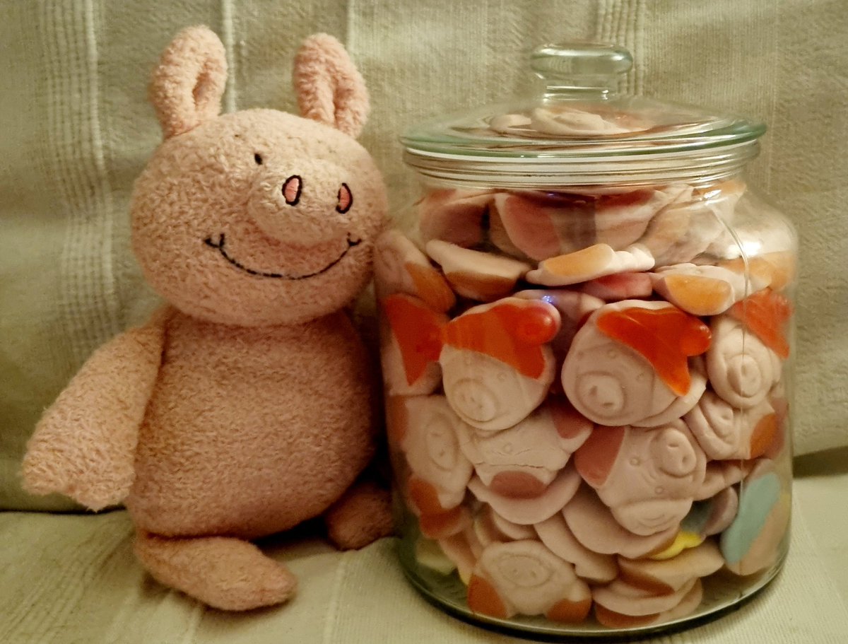 PINK WEEK Competition time. All proceeds to Against Breast Cancer. Guess how many Percy Pigs in this jar. Bring £1 for a guess. WIN THE WHOLE JAR! <a href="/BreastAgainst/">AgainstBreastCancer</a> <a href="/SevenoaksHC/">SevenoaksHC</a> <a href="/7OaksJuniorhc/">Sevenoaks HC JUNIORS</a>   Come along on 30th Oct (10am) at Hollybush Lane Astro and have-a-go. Good luck 🐷