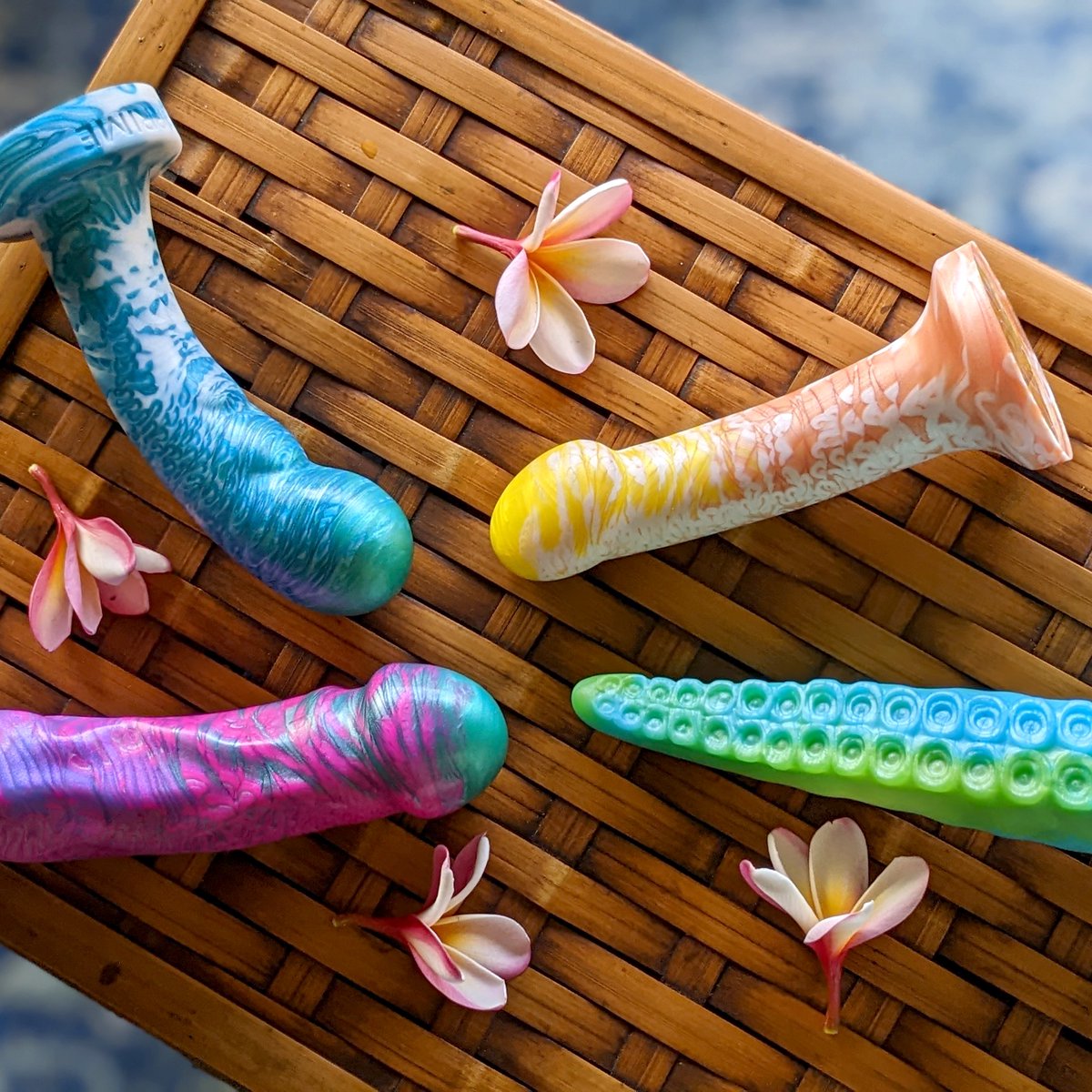 Epiphora tweet media