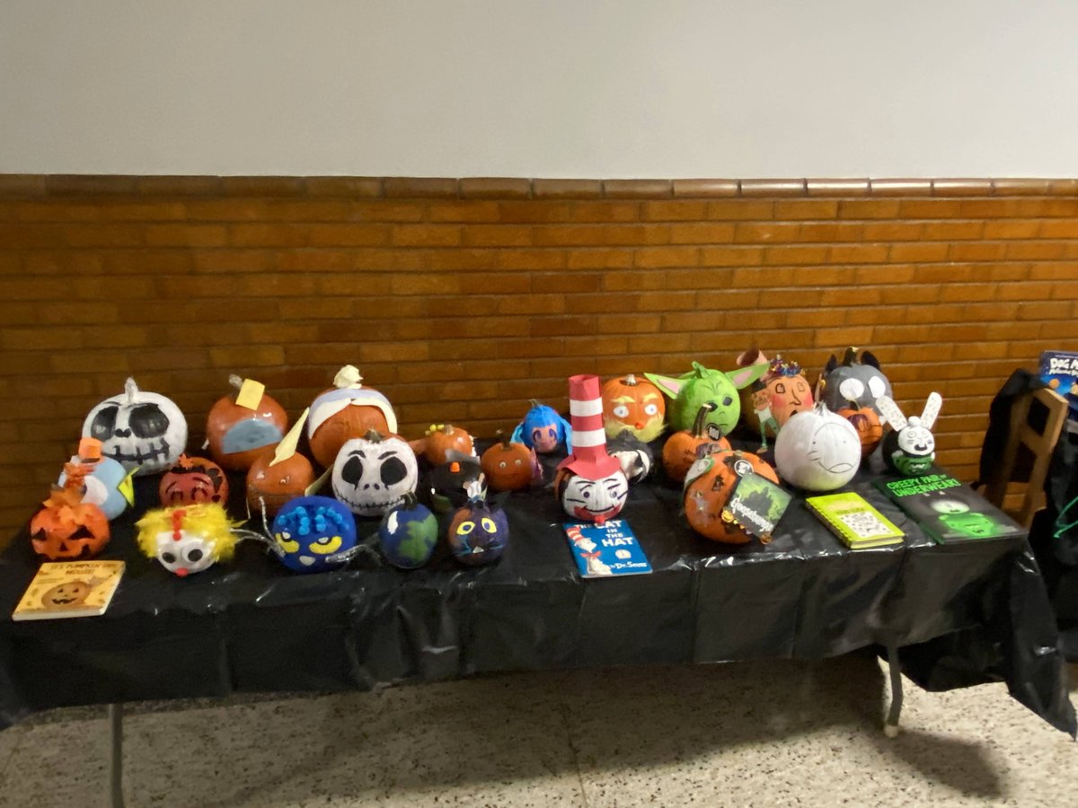 HMannCougars's tweet photo. The 4th grade students from Mrs. Gomez, Mrs. Rivera, and Mrs. Castello's class completed the Pumpkin Book Project. Each student made a pumpkin character from their favorite book and completed a book report focusing on story elements and sequencing of events. Happy Halloween!! https://t.co/VhebOIgATV