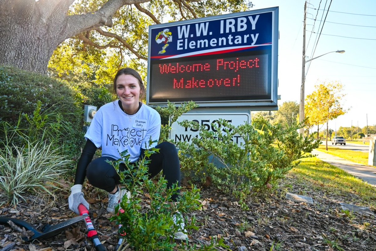 University of Florida students spent part of their weekend doing a 'mini-makeover' at Irby Elementary. They are part of UF's @projectmakeover, which has been creating beauty and engaging learning spaces in our elementary schools for 14 years!