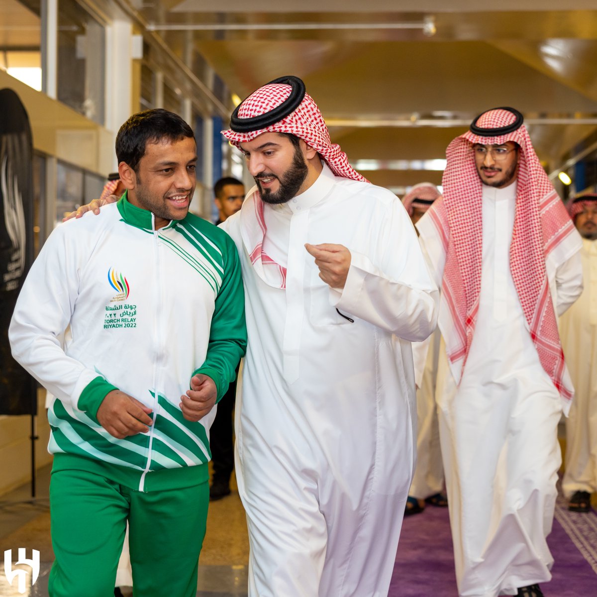 Alhilal_EN's tweet photo. #AlHilal President Mr. @fahad2 has received Saudi Games torch from @mbsh_10 🇸🇦 https://t.co/EDOmm1itBi