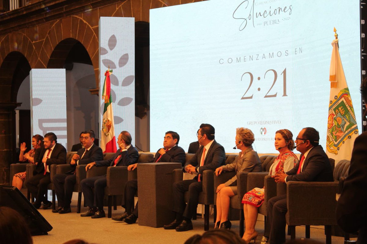 Javier_CasiqueZ's tweet photo. Felicito muy cordialmente a las y los diputados #Priístas de la #LXILegislatura de #Puebla por su #1erInformeDeLabores. Ha sido un trabajo arduo pero sin duda con  resultados satisfactorios para las y los poblanos. https://t.co/F9slyOhxck
