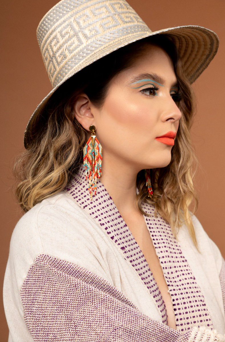Bearangomoda's tweet image. Con @DeMisManosMed hoy presentamos Colecciones WOW en el @MAMMedellin
28 unidades productivas se capacitaron en el desarrollo de colecciones y este es el espléndido resultado de su creatividad #ModaSocial #ModaLocal