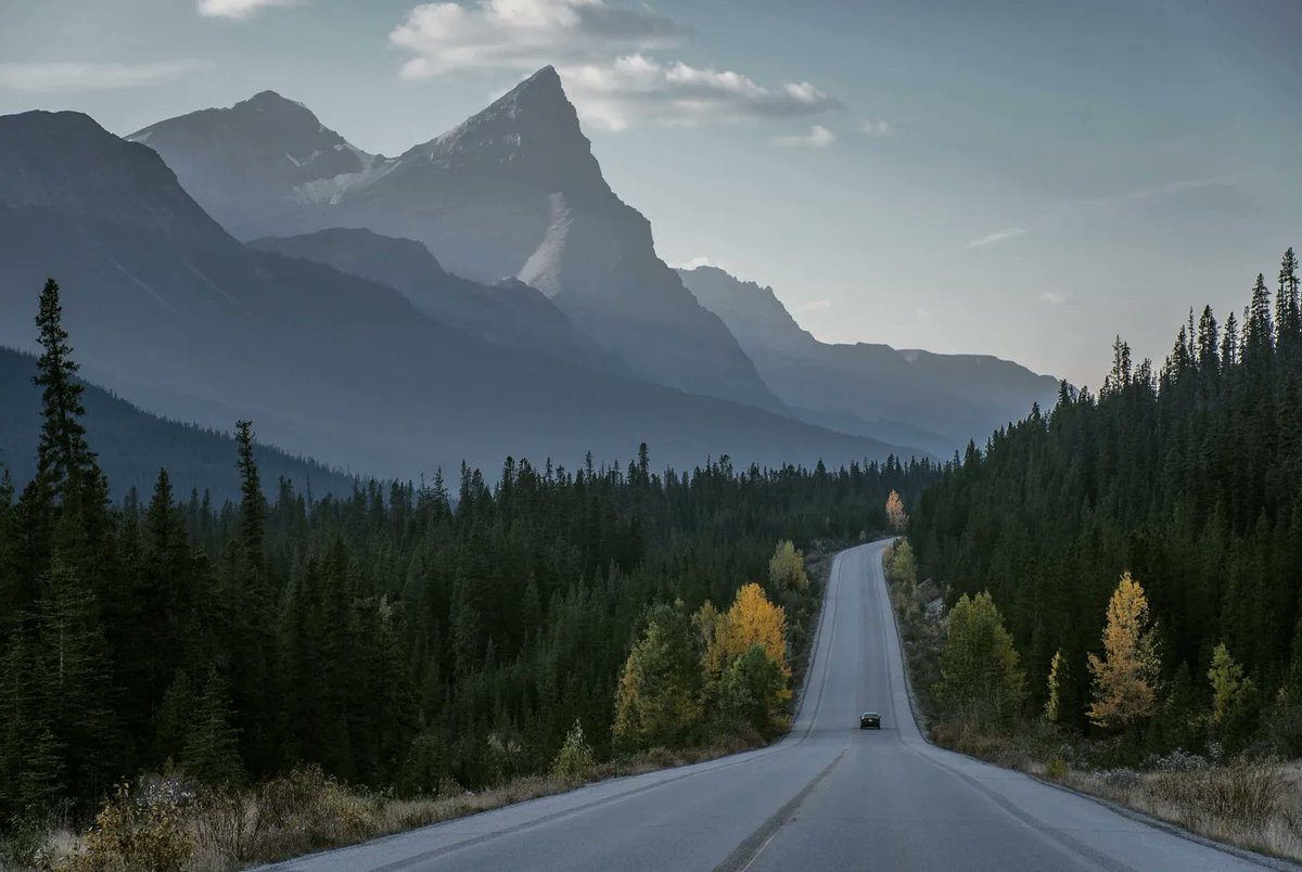 Bromotengger's tweet photo. Las carreteras canadienses están hechas para ser disfrutadas... https://t.co/cIYHIhE8ps