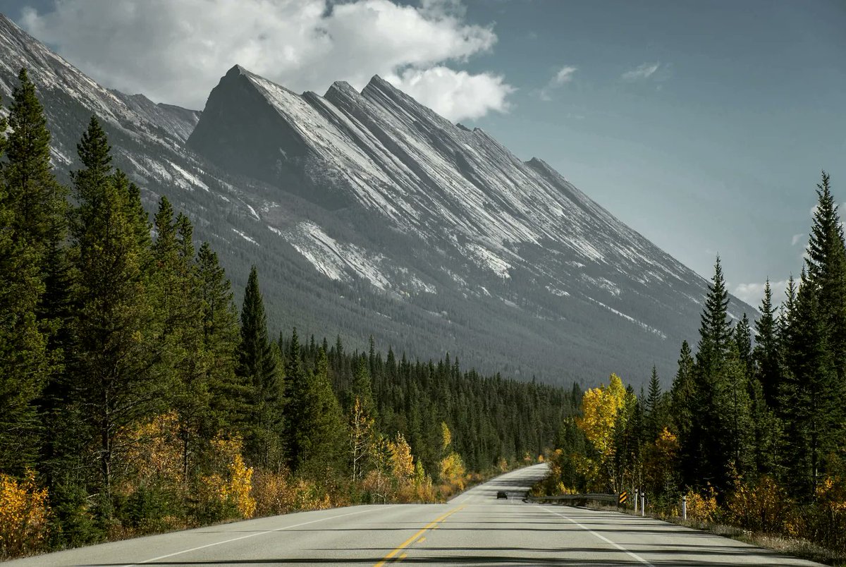 Bromotengger's tweet photo. Las carreteras canadienses están hechas para ser disfrutadas... https://t.co/cIYHIhE8ps