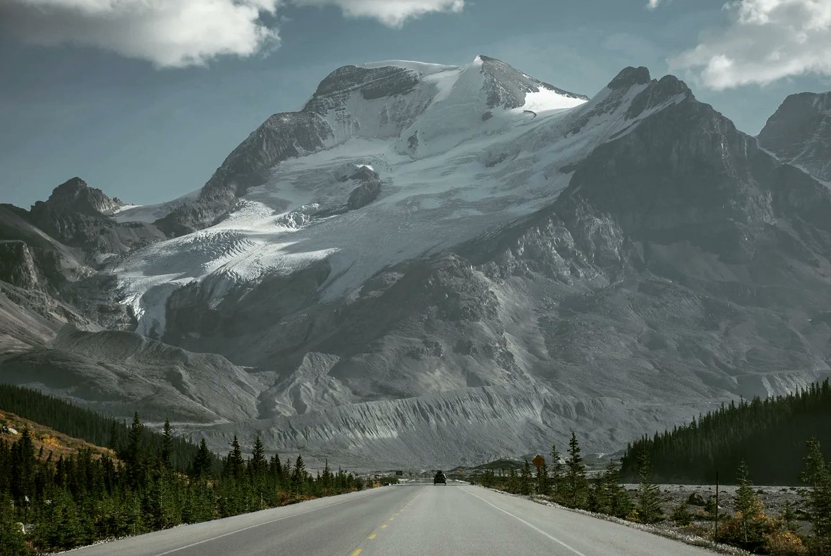Bromotengger's tweet photo. Las carreteras canadienses están hechas para ser disfrutadas... https://t.co/cIYHIhE8ps