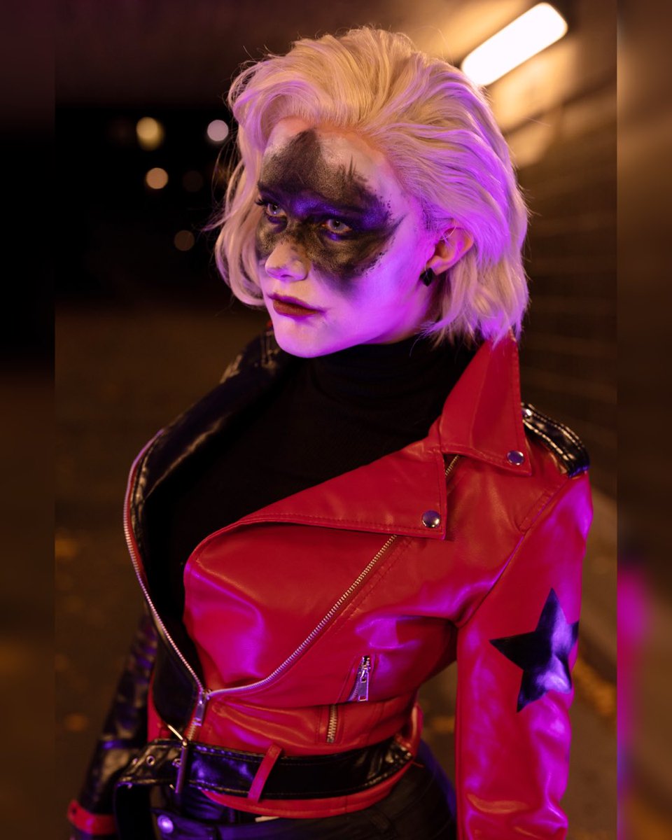 Yumidun's tweet photo. Thank you to @GothamKnights and @Mi5Coms and @Mandoodles for giving me this collectors edition of #GothamKnights for free I’M SO HAPPY!😭🙏🏻 Let’s celebrate with some more pictures of my Harley Quinn cosplay inspired by her look in game✨💕
📸: @Solliefoto
#FreeWBStuff https://t.co/YRO4EPu312