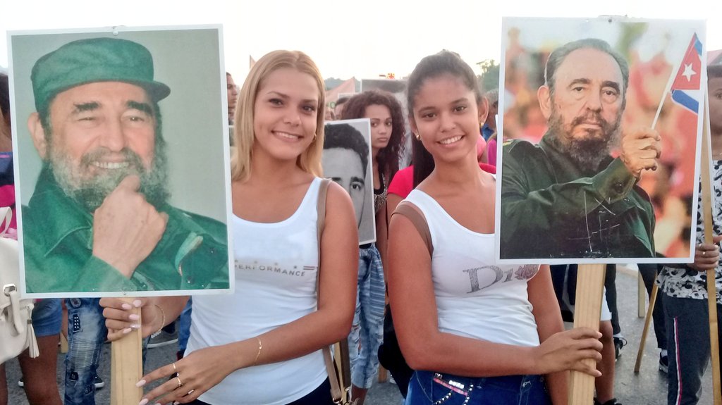 BeatrizJUrrutia's tweet photo. #FidelPorSiempre: "Somos, sencillamente, un pueblo que ha sabido estar a la altura del momento que vive, un pueblo que ha sabido estar a la altura de la obra que realiza" (...)

#SantiagodeCuba #CubaPorLaPaz #MejorSinBloqueo @DiazCanelB @PartidoPCC @PresidenciaCuba @MMarreroCruz https://t.co/fuzxj2MhdO