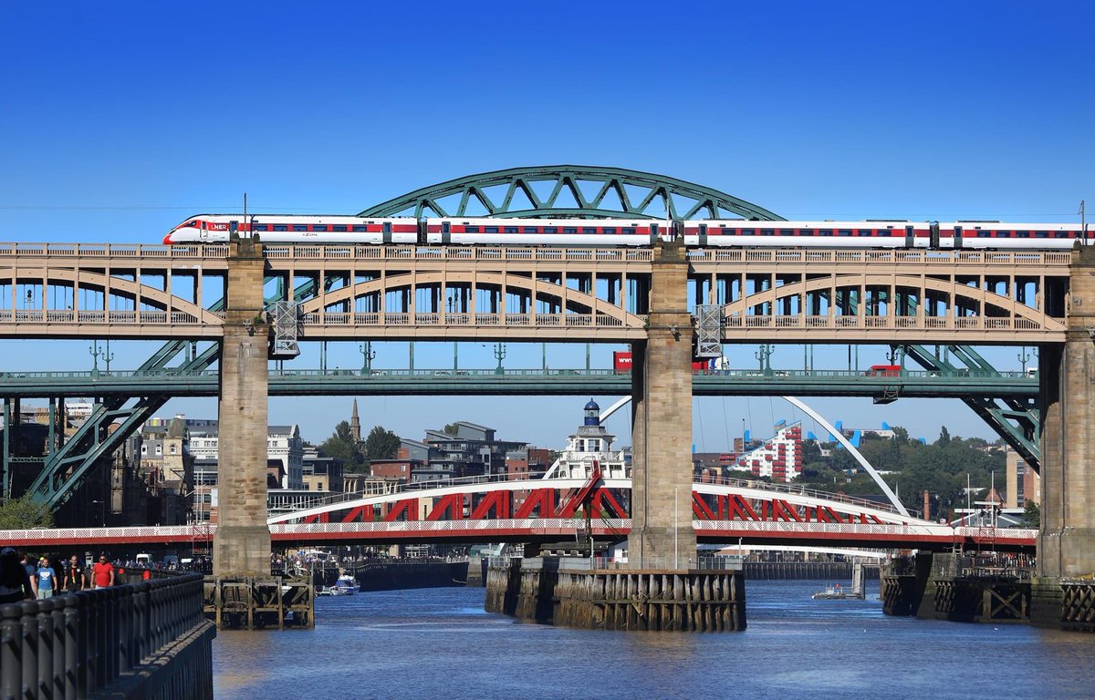 SimonCrestphoto's tweet photo. @monstroso And what a great place to arrive by train @LNER https://t.co/bdf8c42v9y