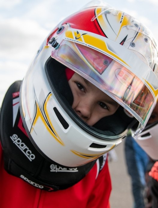 Mrs_Cannon_17's tweet photo. Getting ready to channel my inner @LewisHamilton tomorrow in my first ever petrol kart race! Wish me luck 💪
@MercedesAMGF1 @MercedesAMG @MercedesBenz @F1 #bambino #rookie #karting #futurepitstopper #takingadvicefromlewis https://t.co/bTHgZtZFAv