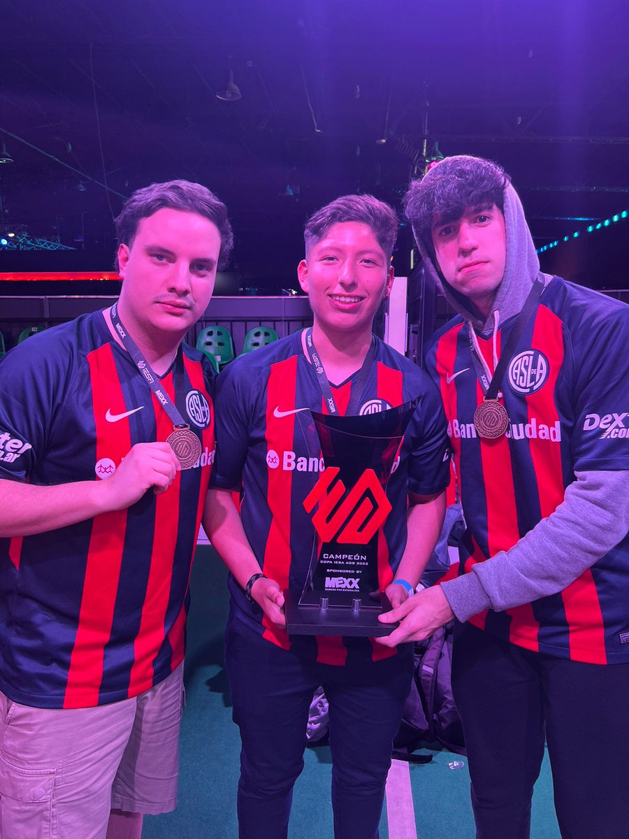 AFROYERKAKU tweet media