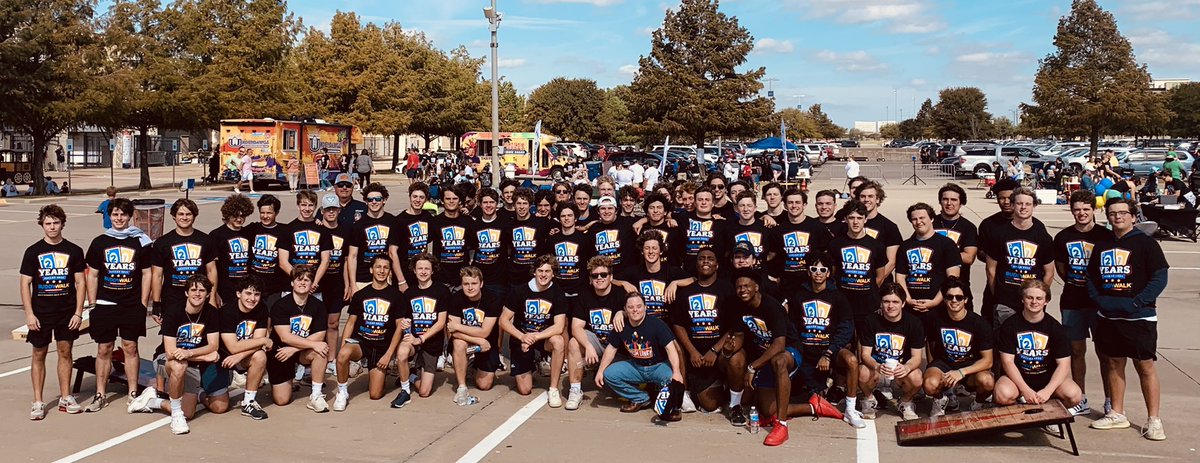 TheNoahMcGough's tweet photo. Love working, playing & serving with this team of #MenForOthers #DallasBuddyWalk @JesuitDallasFB https://t.co/5ov8Rvy8r9