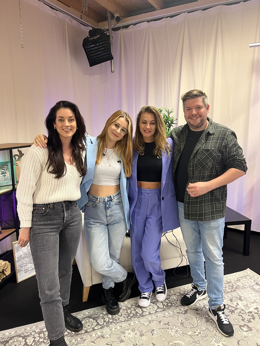 fems_tv's tweet image. Wat was dit mooi. 💖

3 Just Mental Health Hours
3 super mooie gasten
1 geweldige co-host
1 geweldige huispsycholoog

Super bedankt voor het kijken en het delen van jullie verhalen❤️ 
We are strong! 💪 

@MathiaTV @MarvelousKenzhi @sejecem @Puxque @JustZorgverz @stream_doctors 🙏