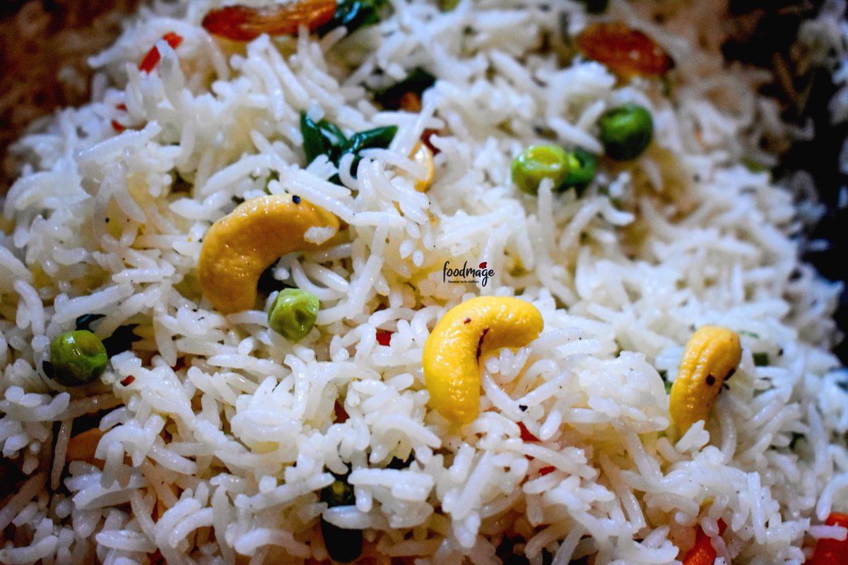 foodmage2020's tweet photo. 🪔 D I W A L I - S P E C I A L 🪔

📷 : CASHEW PEAS PULAO &amp; CAULIFLOWER REZALA 💥❤
[মটরশুঁটি কাজু পোলাও আর ফুলকপির রেজালা ] 🔥♥

#Foodmage #DiwaliParty #CashewPeasPulao #GobiRezala #DiwaliSpecial ✨ https://t.co/q1k5grWFE8