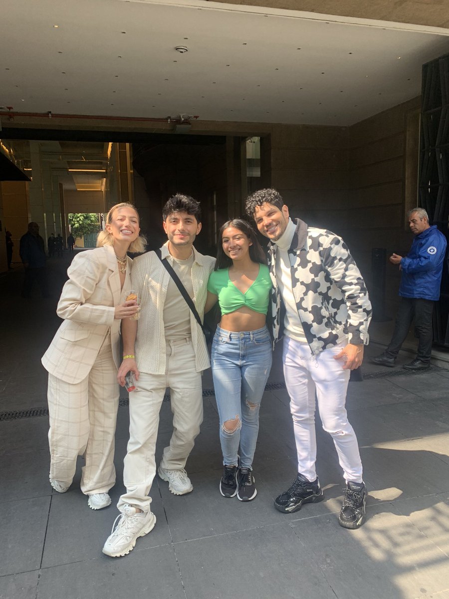 lizeth_lopez003's tweet photo. Que increíble fue conocerlos, los tres son súper lindos.🥹❤️

@stefroitmanok 
@losdenam 
@CainaCristhian 
@erwin_garcia 

#losdenam #montaner #caian #erwin #stef https://t.co/cczHxKvZaa