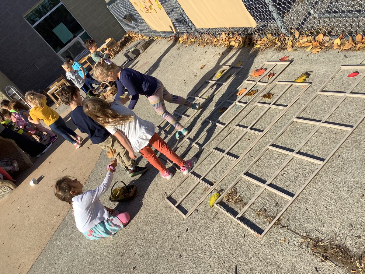 JBrentECE's tweet photo. Mother Natureโs gifts give us everything we need for terrific #mathchat fun!
Matching, #10Frame, #LifeCycle, Same & Different https://t.co/7Sh9KEq9Ue