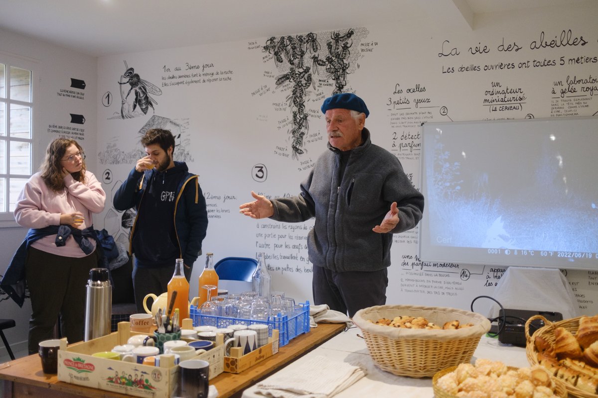 guerlain_nft's tweet photo. Yesterday was open day at La Vallée de la Millière with our #CryptoBee holders, discovering the Reaverse project in the (re)wild. Starting the day off strong with a surprise welcome from @Yann_A_B  before a tour of the grounds. https://t.co/H1BAfGKGJE