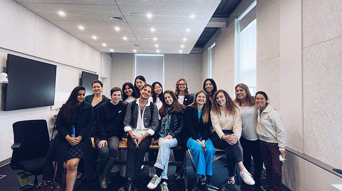 First half of the semester at <a href="/columbiajourn/">Columbia Journalism School</a> is done! I’ve learnt so much during the Reporting class and met some awesome aspiring journalists. Thanks <a href="/kblankfeld/">Keren Blankfeld Taqqu</a> and <a href="/duylinhtu/">duylinhtu📈</a>!