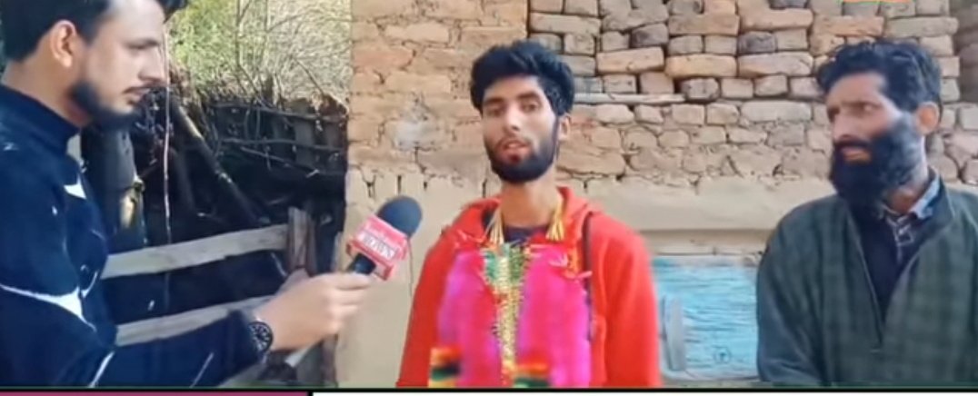 Badshah_Rapstar's tweet photo. #Tufail_Yakub_kataria, A Gujjar boy from Panad khiram  passed the #IIT exam without coaching ,Despite facing many difficulties.
#ProudmomentforUs #IITExam
#NoStStatusToUpperCaste
#StopAddingEliteClassIntoTribe
@HMOIndia @javaidrahi
@OfficeOfLGJandK @Trin
@JKGBYWC @ZahidParwaz https://t.co/laNT8oU2rU