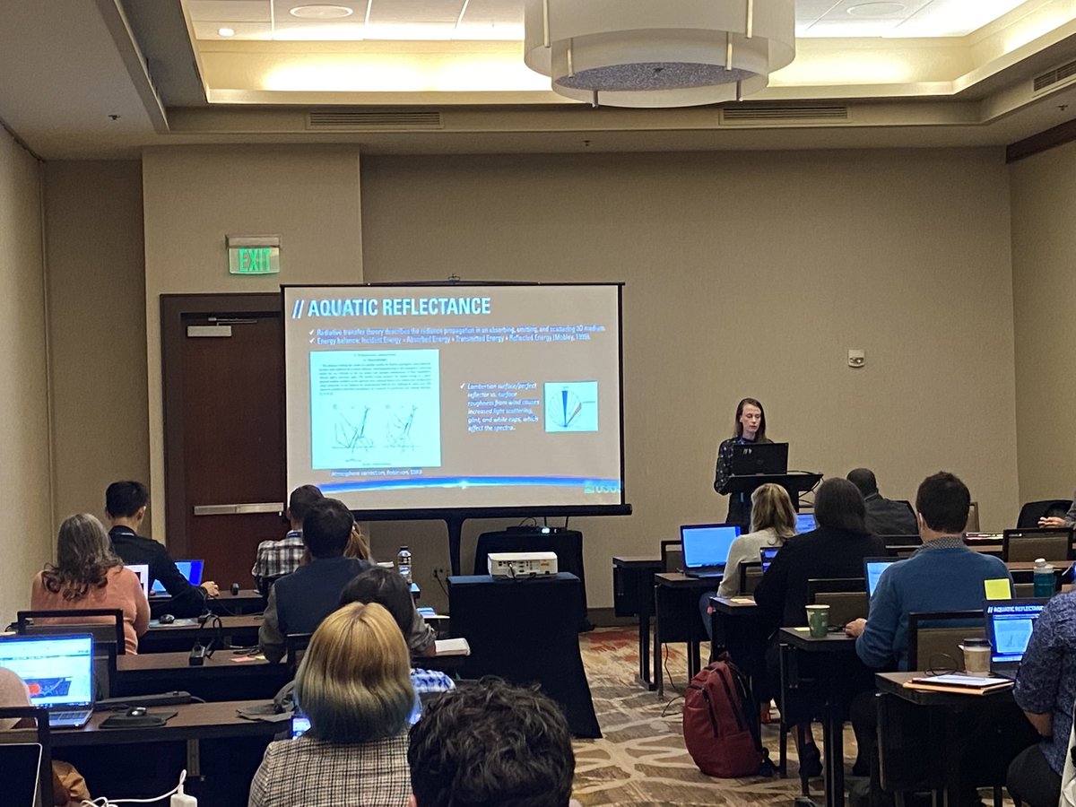 Now onto using #earthengine for tracking changes in #chlorophyll and #turbidity with @VictoriaStengel from @USGS_Texas!