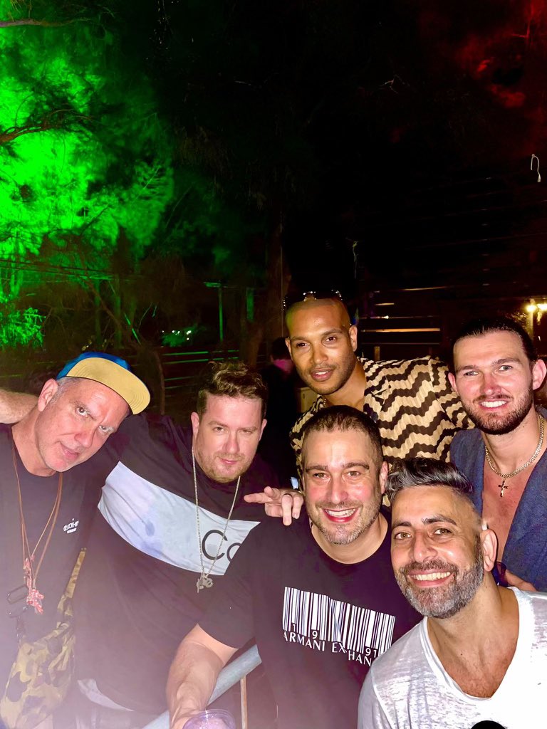 toddedwards3000's tweet photo. I had such an amazing time in Malta a few weeks back, getting to meet so many talented artists! #defectedmalta #ukgarage #housemusic #eatseverything #dariussyrossian #lukesolomon https://t.co/ufBHHrDl49