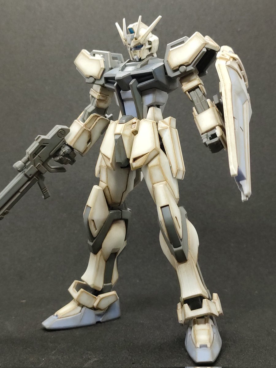 ajulkitirou's tweet photo. ENTRY GRADE ストライクガンダム
素組み ウェザリング仕上げ完成！
初めて作ったけど、こんなに安価で
お手軽に���ッコ良いとか すごい！w
#ガンプラ初心者 https://t.co/2RKJzgbheD