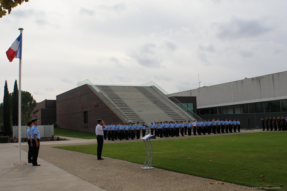 ENSOSP's tweet photo. ➡️Modules #Officier de garde #ODG
➡️Formation #RCCI
➡️Cursus #PRV2 #AP2
👉Chef de groupement
👉Chef de groupe
👉#Filt
Cette semaine, 493 #stagiaires se forment à l'École nationale https://t.co/9ZE6lMWcgO