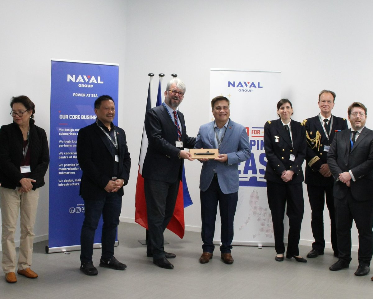 navalgroup's tweet photo. Today we were proud to receive a delegation of the 🇵🇭 and 🇫🇷 Senates at our Cherbourg shipyard to present Naval Group's extensive submarine history and knowledge. ⚓️ #stand4PHSeas https://t.co/QUFoIteNDN