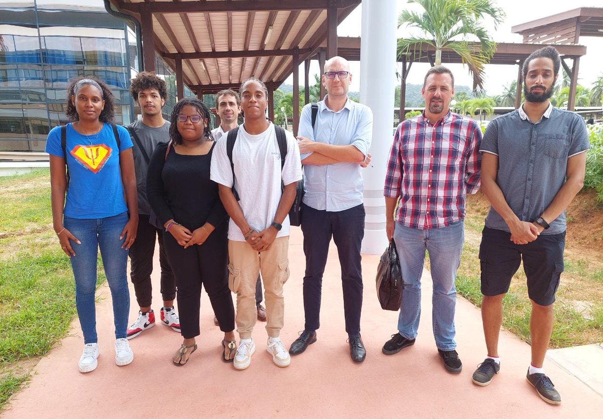 PhilippeBouba's tweet photo. 🔹 9h30 ↪️ @CTdeGuyane ➡️ Association Guyane Astronomie 🌗🔭✨📡 #vulgarisation #observatoire 
🔹 11h ↪️ @CTdeGuyane ➡️ Classe Préparatoire aux Grandes Écoles du lycée Damas (Physique Chimie et Sciences de l'ingénieur.e &amp; Physique et Sciences de l'ingénieur.e) #message #transmis https://t.co/P83Mvu29RC