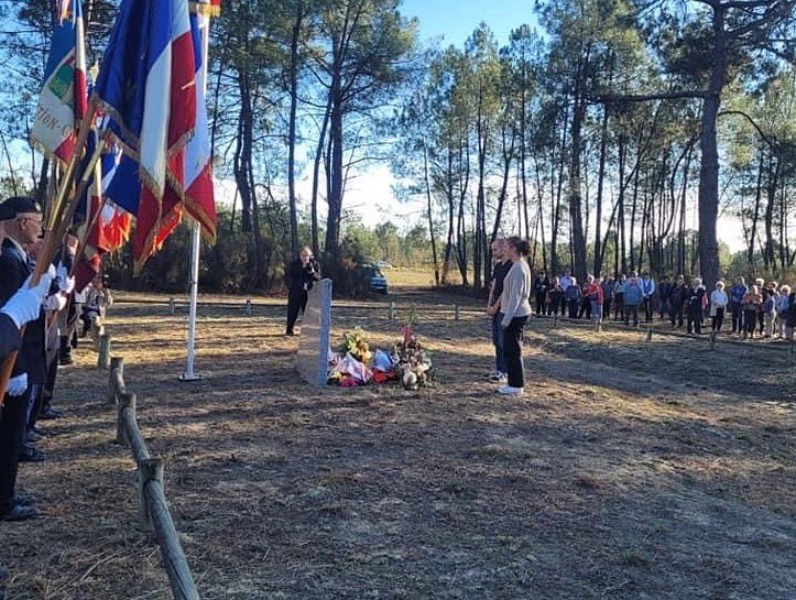 mjcf_33's tweet photo. 🔻DEVOIR DE MÉMOIRE🔻

👉 Dimanche 23 octobre avait lieu le 80è anniversaire des fusillades de 1942 au camp de Souge. Nous rendions hommage à la mémoire des 257 résistants tombés pour la France. https://t.co/E3GpZTw7iL