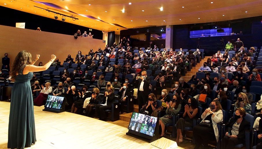 FundacioFidem's tweet photo. Recordem la gala dels #PremisFidem21 amb aquest petit resum dels millors moments…
No et perdis l’edició XXV dels #PremisFIDEM, la #GalaHomenatge del #25Aniversari de la Fundació!🎉🥳
📍🗓️15.11.22 | Petit Palau del Palau de la Música Catalana
Entrades: https://t.co/91VJBDjmqN https://t.co/nUOOKv6Pyu