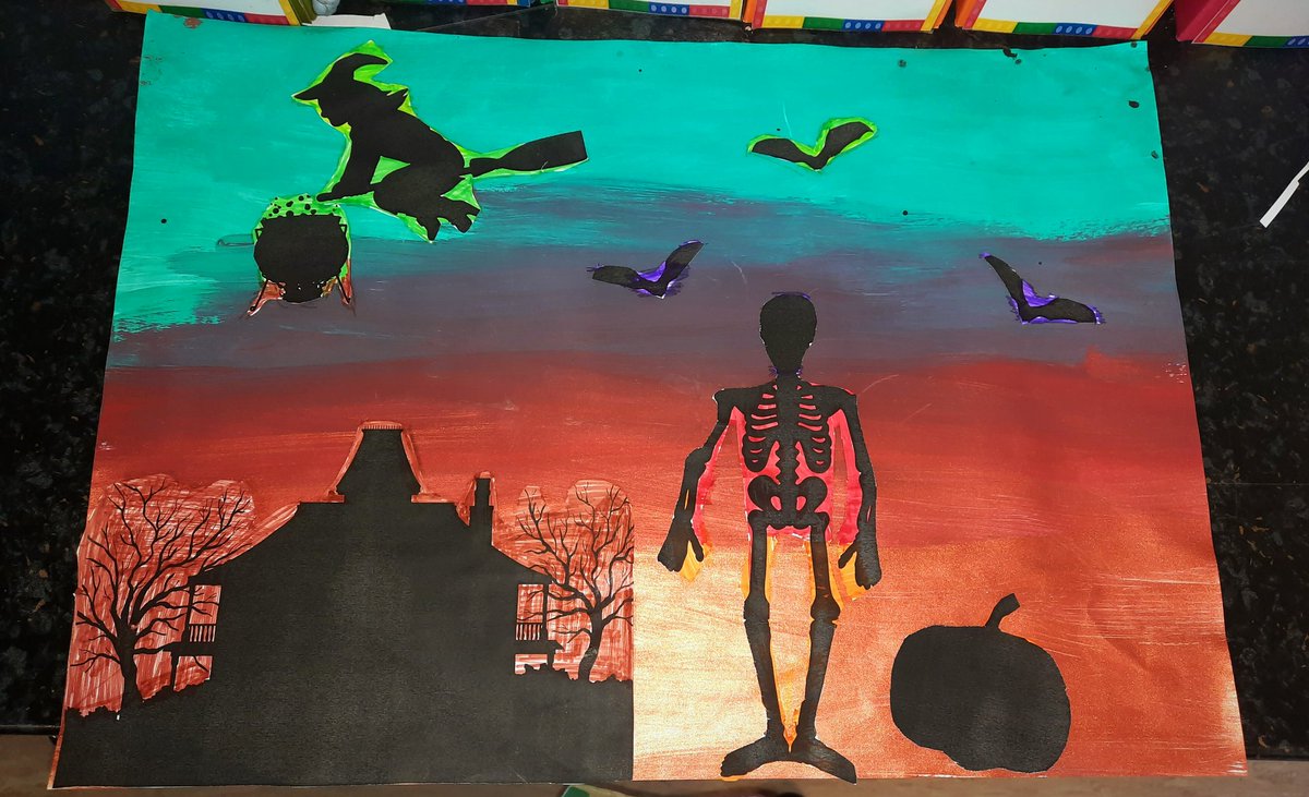 graydon_caitlin's tweet photo. The childrens Halloween silhouette art turned out so well I had to make another display! They've been getting compliments all day on these 🥰❤ #uuc #uucpgce #halloween https://t.co/k14LG0aKan