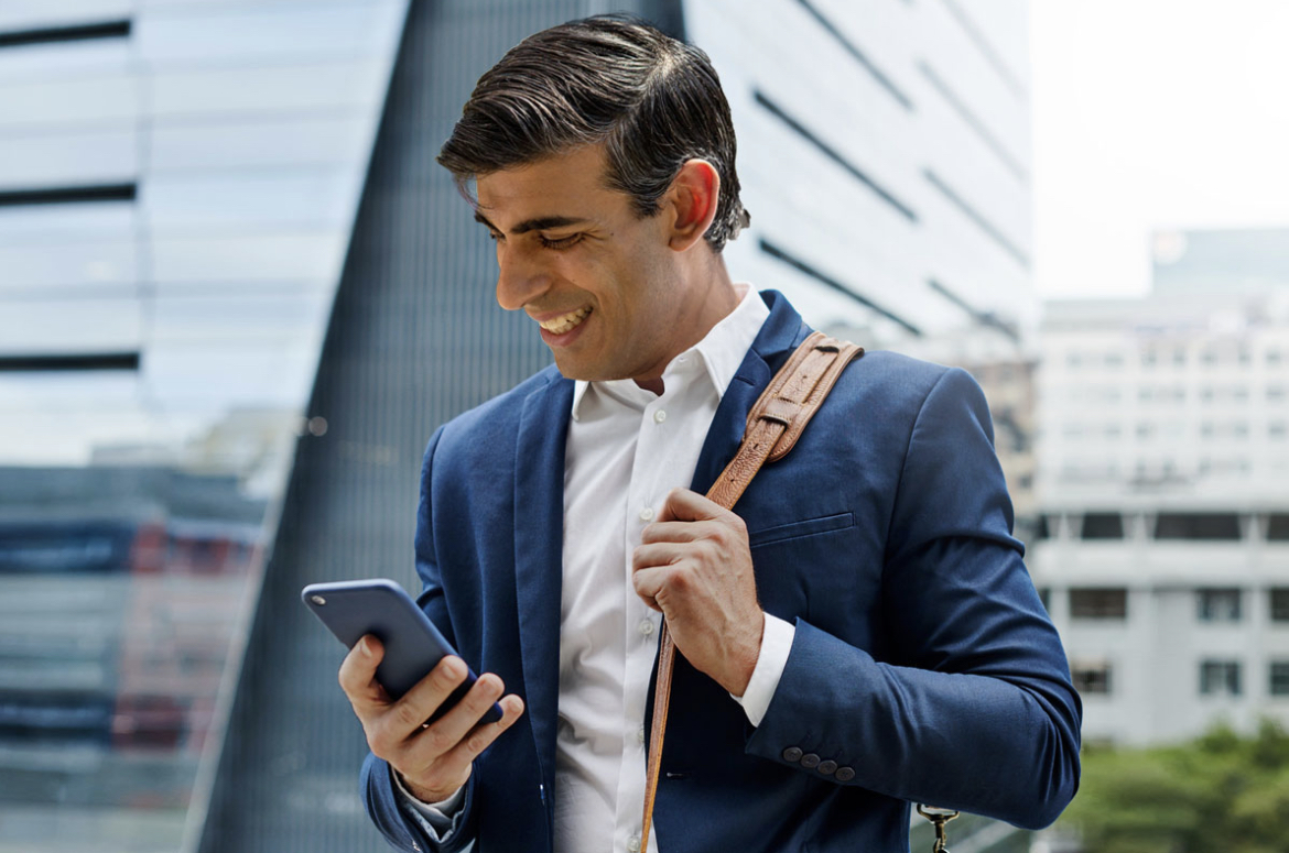 1PercentClubITV's tweet photo. Big day for Rishi Sunak. That moment you get the email you've been waiting for and you've been accepted as a contestant on the next series of The 1% Club. #rishisunak #primeminister #the1percentclub #applicationsopensoon #quizcontestants https://t.co/V8Ue3Bhkok