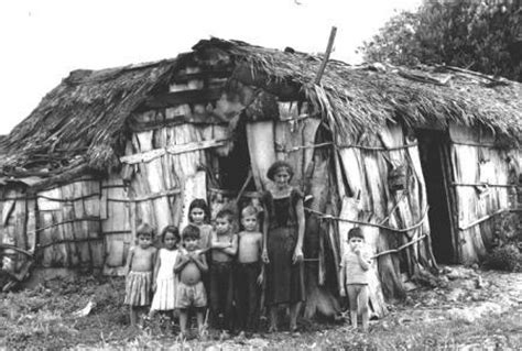 iroelsanchez's tweet photo. ¿Quién se las comía las vacas en la #Cuba pre 59?  Segun encuesta de la Agrupación Católica Universitaria (ACU) en 1956-57 sólo un 4% de la población rural menciona la carne como integrante de su ración habitual, y el prescado 1%, huevo 12% y leche un 11.2%. https://t.co/tM1DcTVrXP