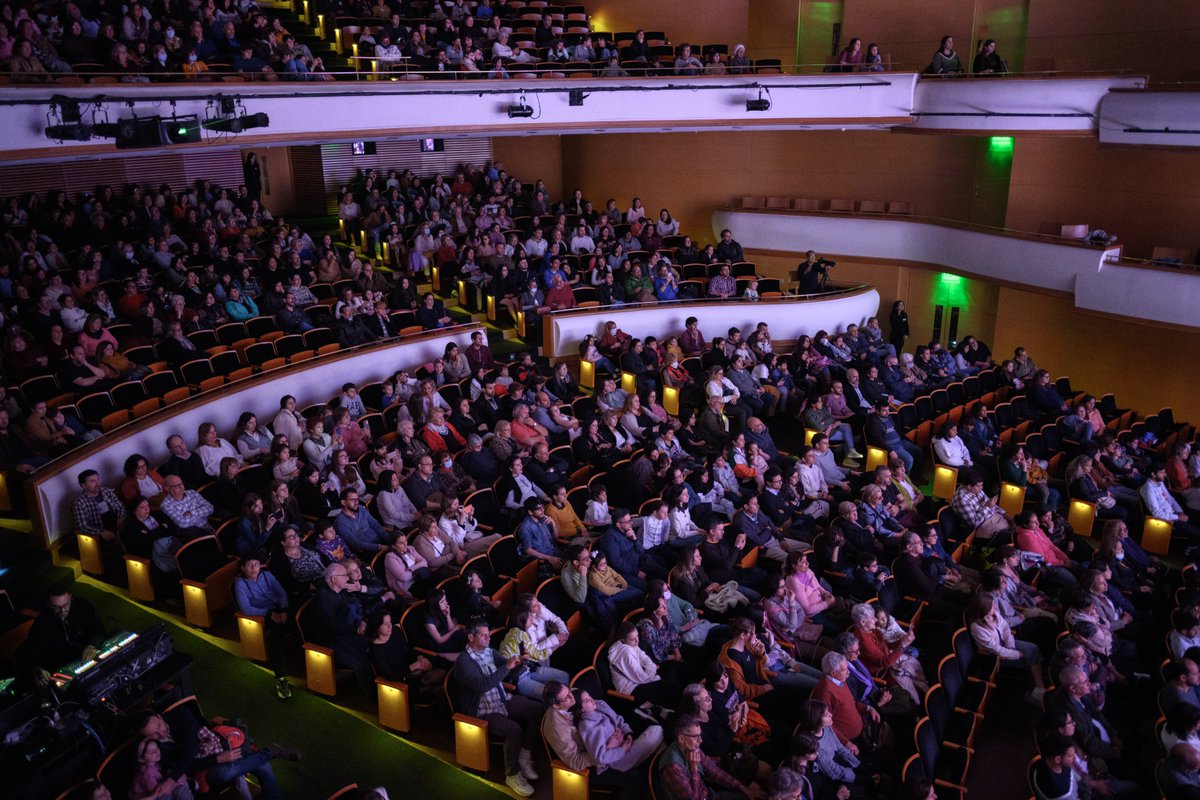 — Lo que hace más importante a tu rosa, es el tiempo que has pasado con ella.
— Es el tiempo que yo he pasado con ella... —repitió el principito para recordarlo.

Compartimos dos emotivas funciones de La Principesa con el <a href="/CNNinosSodre/">CoroN.NiñosSodre</a> y el Coro Nacional Juvenil.

<a href="/MEC_Uruguay/">Ministerio de Educación y Cultura</a>