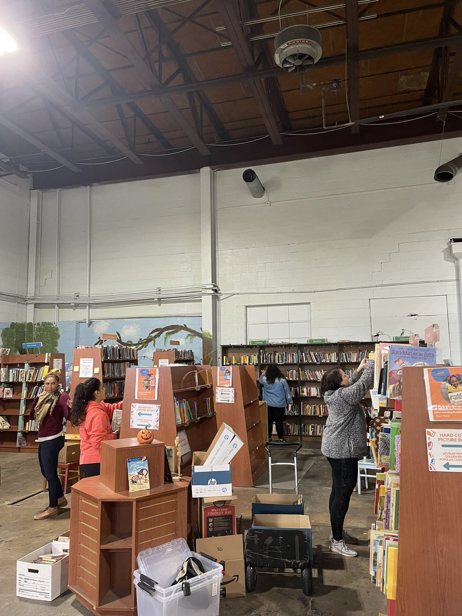MsMaricelaR's tweet photo. Thanks to @MDBookBank for donating lots and lots of great books to share with our students and their families. #CSL #JLES @MCPSCommunitySc https://t.co/pE8Pkmli2n