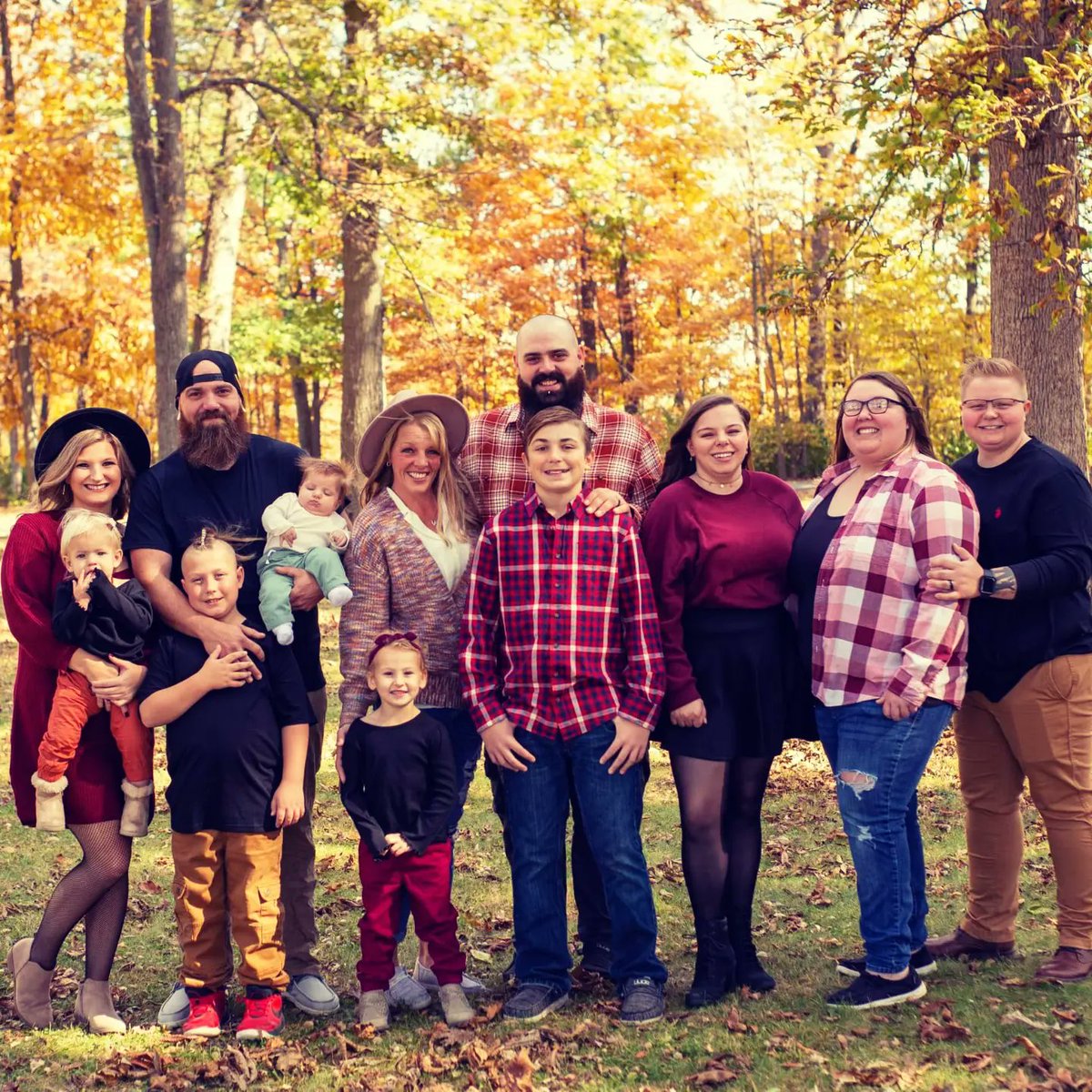 MagusNyx's tweet photo. #noplacelikehome #family #fall pics
Beautiful family ❤️ https://t.co/VugkOhh9ke
