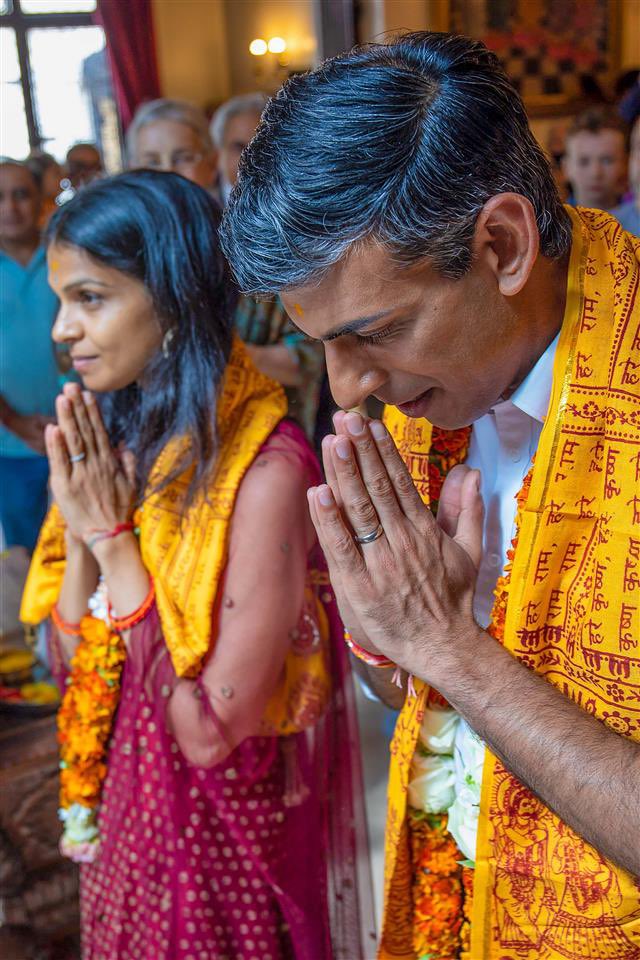 shankaratchutha's tweet photo. Proud that Indian is now the #BritishPm
 #RishiSunak, you make Indians and Hindus proud https://t.co/Gr05UHXaz8