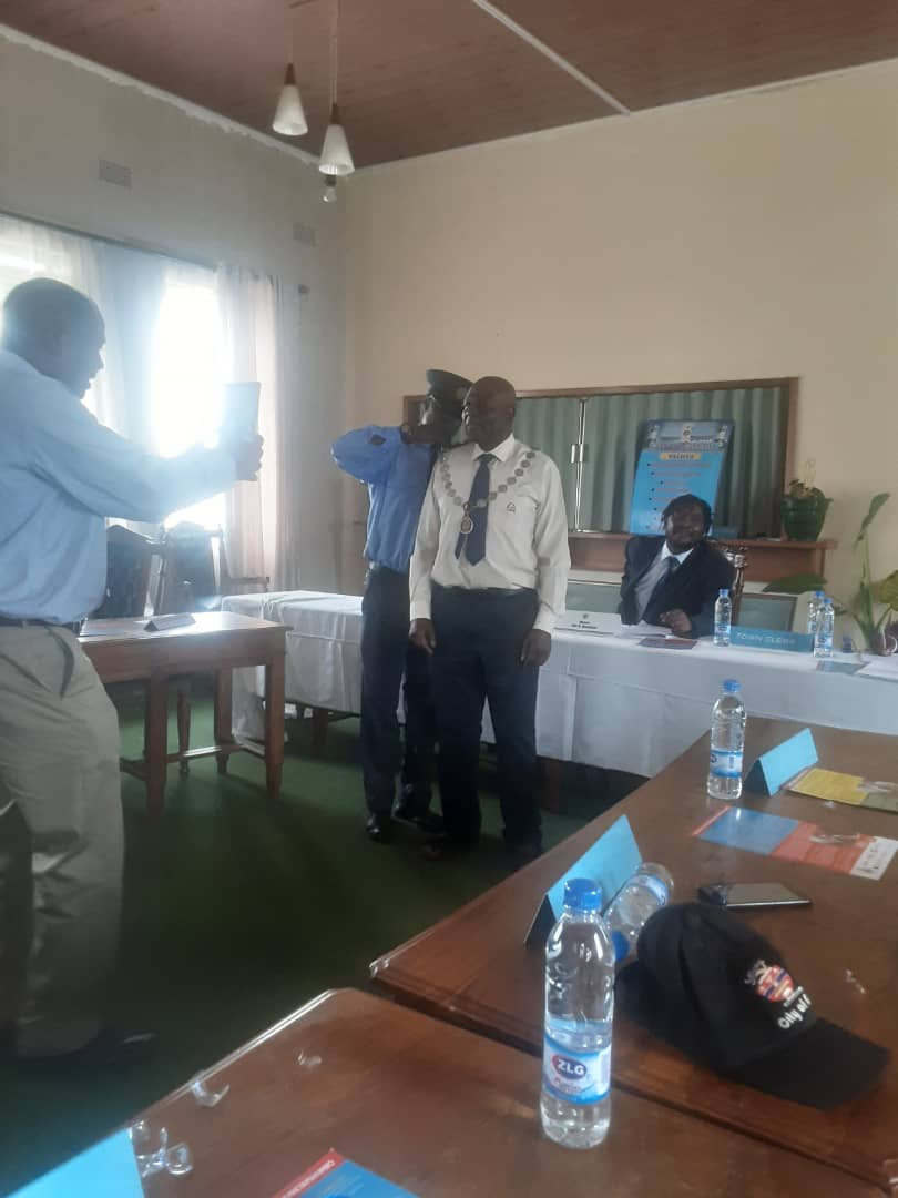 e_kanyama's tweet photo. Congratulations to @mdc263 Family for winning the Gweru Deputy Mayor position in elections held by Councilors yesterday. Cllr Kurebwaseka polled 12 votes ,and cccc 4.
@VimILSung
#fambasimbotifamba https://t.co/Y6ocm9IM8b