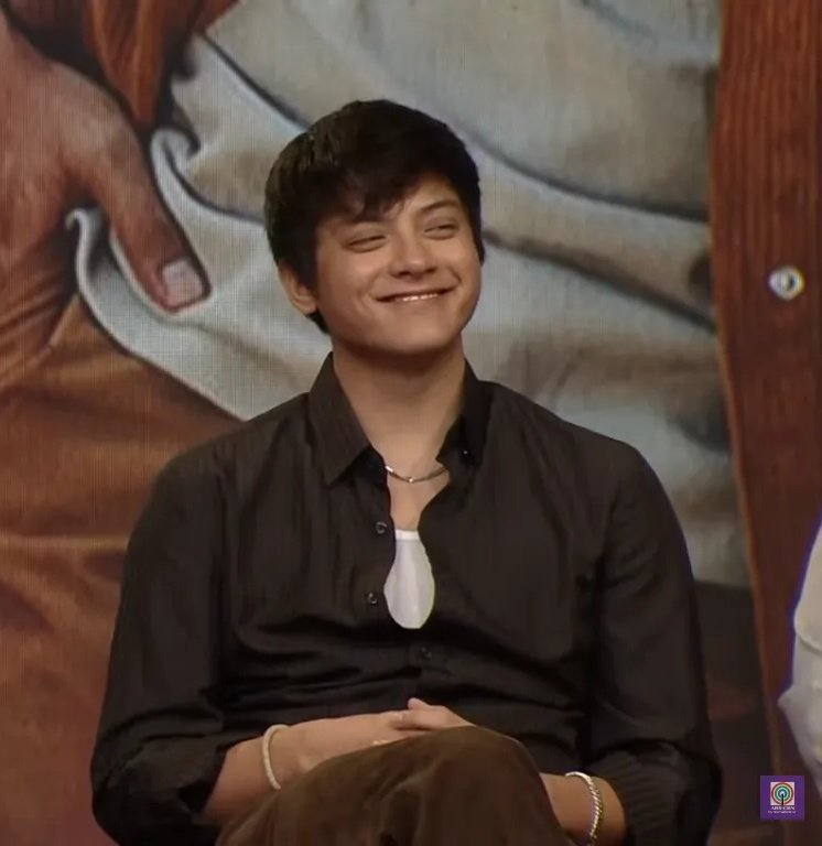 alivingflower's tweet photo. Pag siya talaga ngumiti, parang gusto ko na lang mahimatay π₯΅π
LOYAL RoadToFinale
#2G2BTFinaleMediaConference
#2GoodRealScore https://t.co/5RnqkGQOAP
