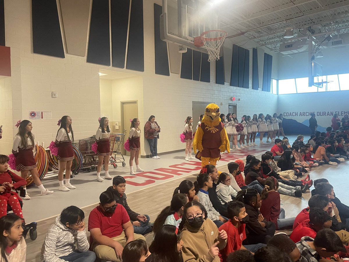 LaraFierro_ECES's tweet photo. Red Ribbon Week at #CoachArchieDuran @YenthayO #GoEPISD #ProudEPISD #GoComets https://t.co/E1UJOD0q31