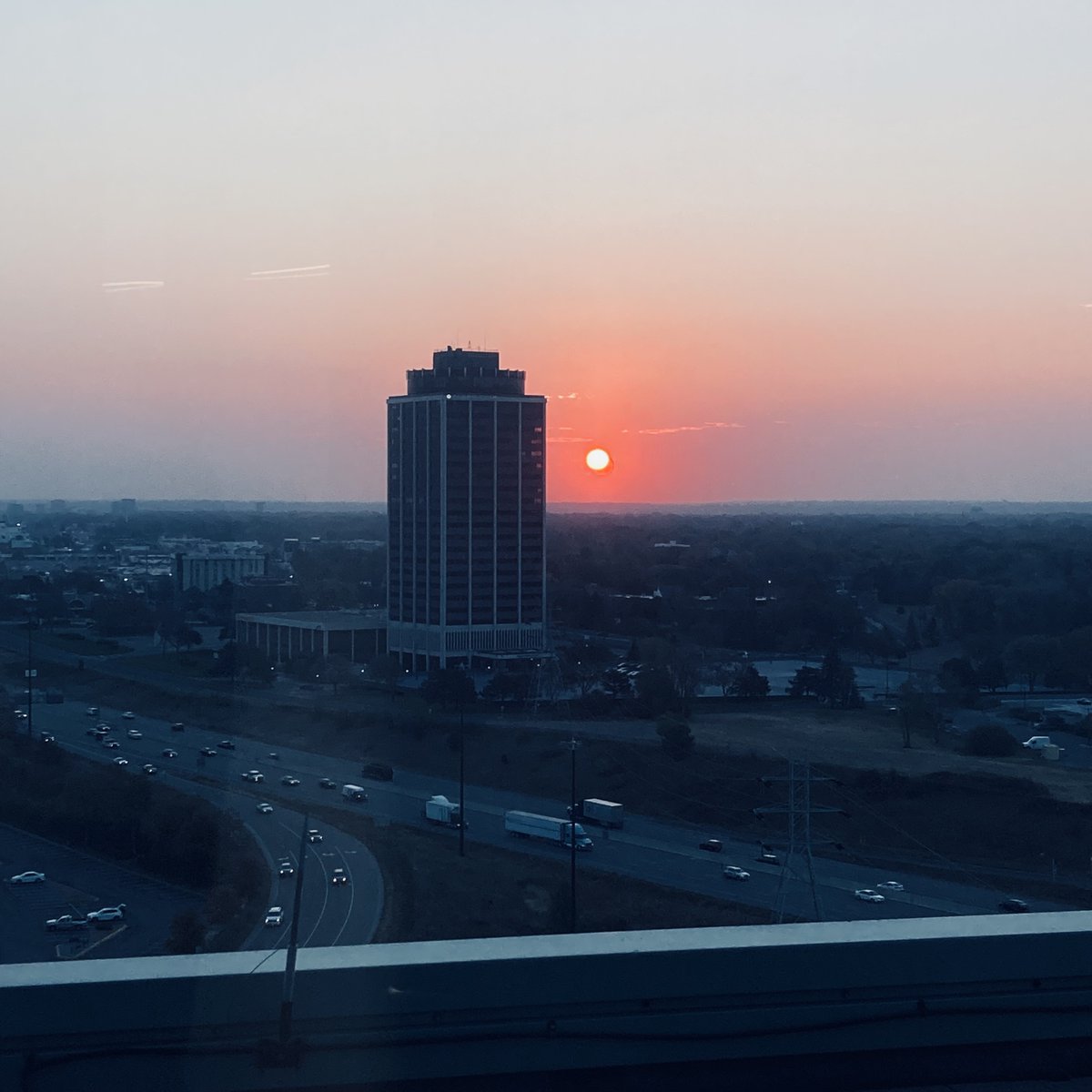 katun's tweet photo. This is what sunrise looks like from our new HQ building in Minneapolis. Gorgeous! #sunrise #katun #theevolutionhasbegun https://t.co/4UdNdkUMDc