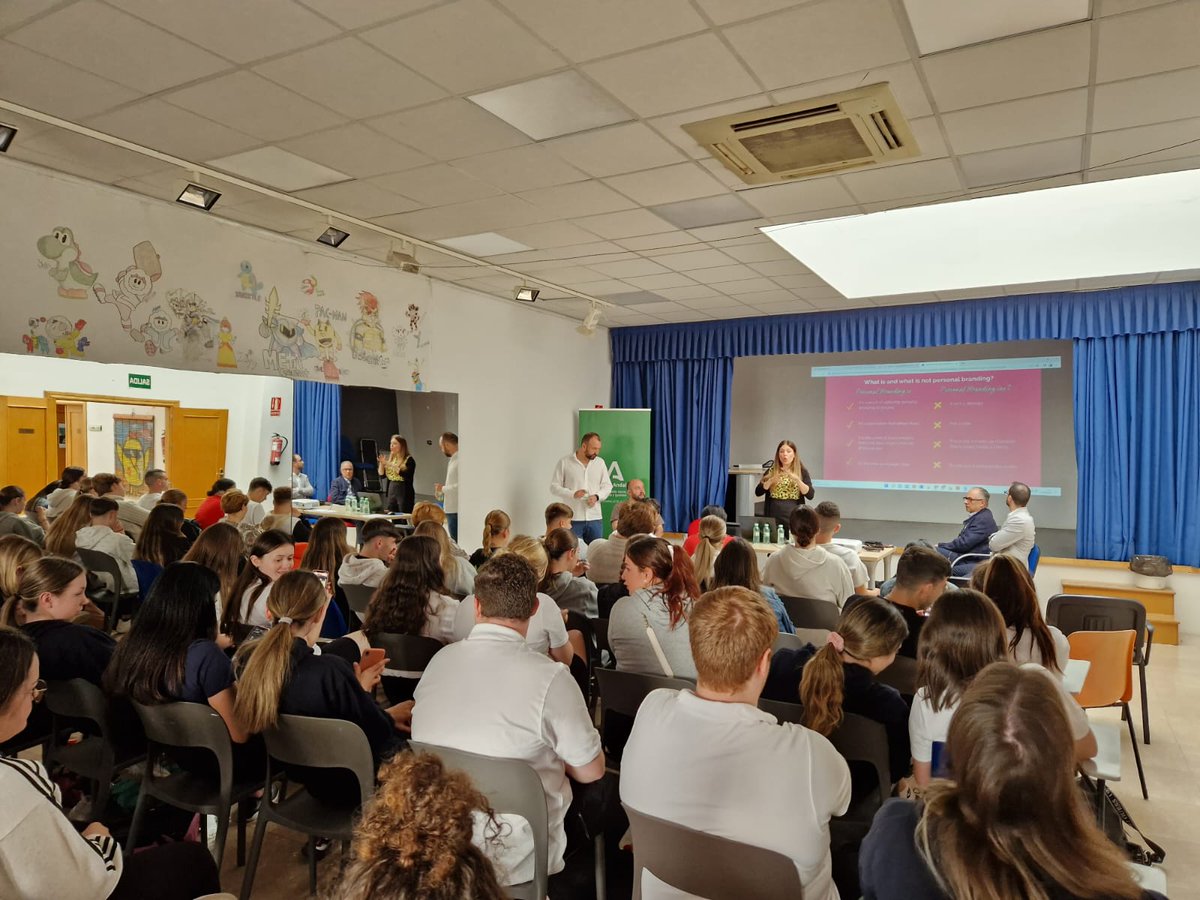 Earlier this month, #FundaciónDoceteOmnes hosted their Multiplier event in Granada with 65 participants in assistance, 50 young people, and 15 youth workers. AND IT WAS A SUCCESS!! 🤩

#ItsYouProject #ErasmusPlus #EuropeanProject
