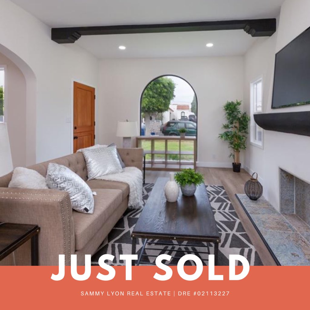 lyonideas's tweet photo. Congrats to my clients for closing on their new home!

Closing day was quite a project with everyone working together to close on time for two different properties.

Sammy Lyon 
REALTOR®️ 
DRE #02113227 
https://t.co/Vc6WbhgpeF
#buyahouseinLA https://t.co/FpQfpKFL7a