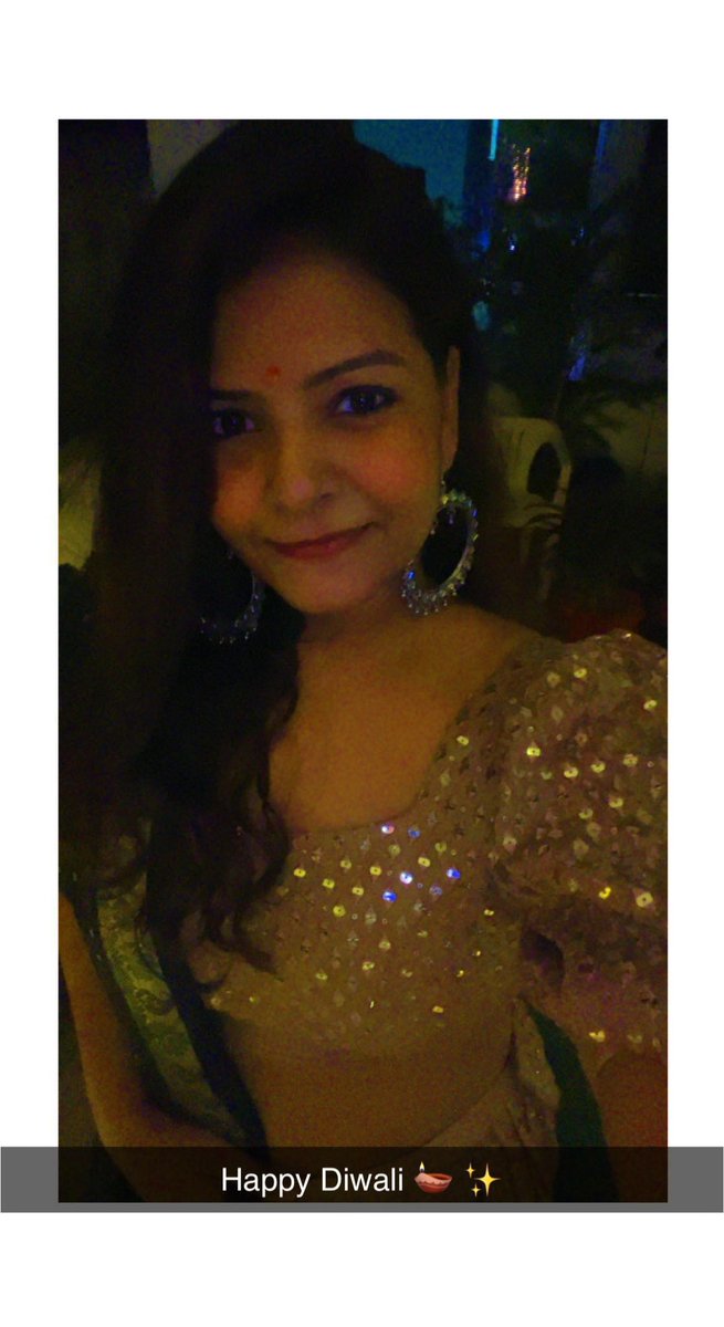 Cleo2306's tweet photo. आपको और आपके पूरे परिवार को दीपावली की हार्दिक शुभकामनाएं🙏💐🪔✨ https://t.co/QNKStPpXpE