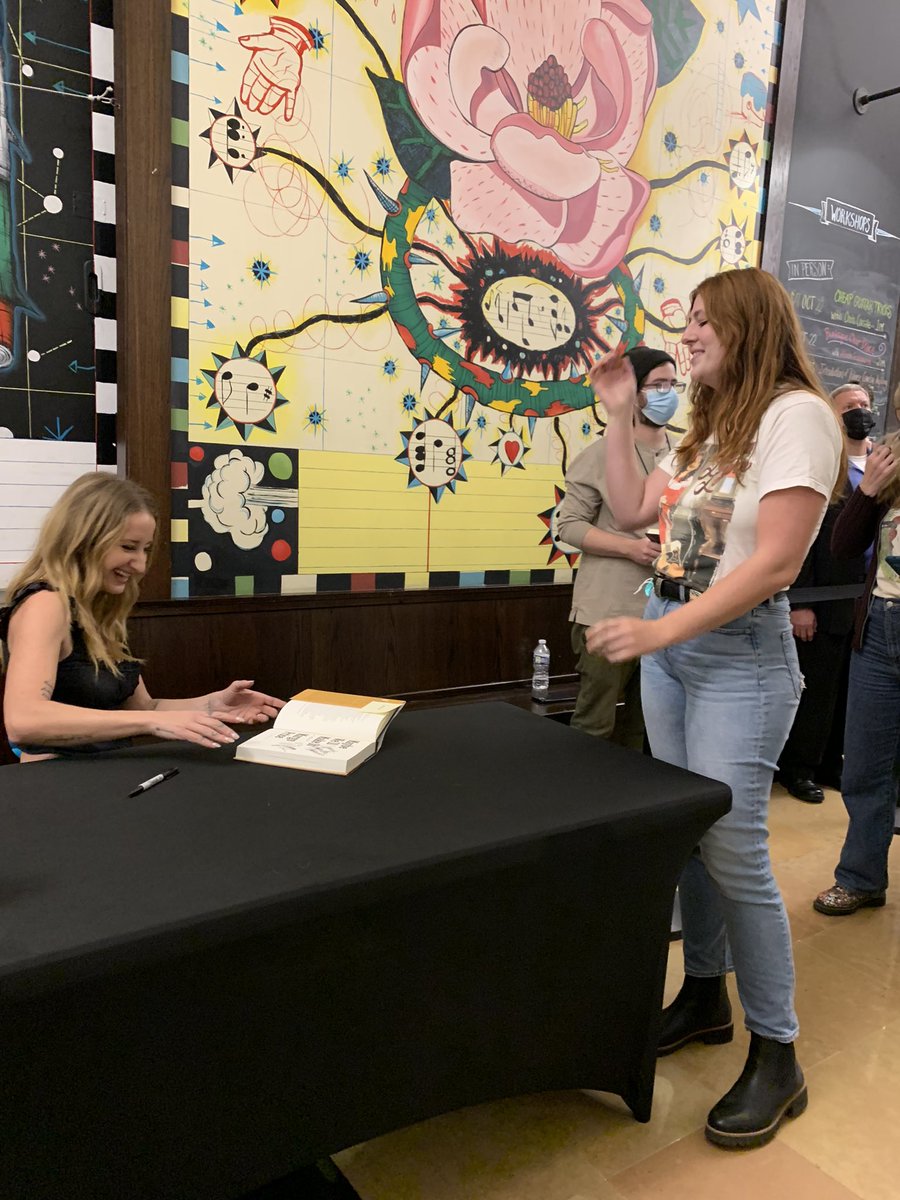 stance_lynn's tweet photo. Got to meet one of my heroes @MissMargoPrice last night @oldtownschool @chihumanities Feeling inspired and excited 💕 https://t.co/NaemoTn7YY