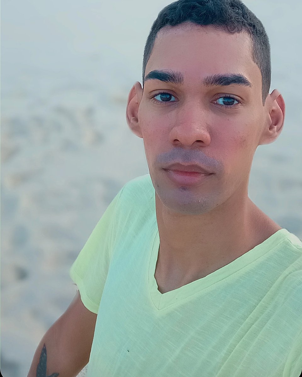 ColetoVi's tweet photo. Dia de praia
#boyrio #pintoawards #boy #boygay #gay https://t.co/sib1gKxiQp
