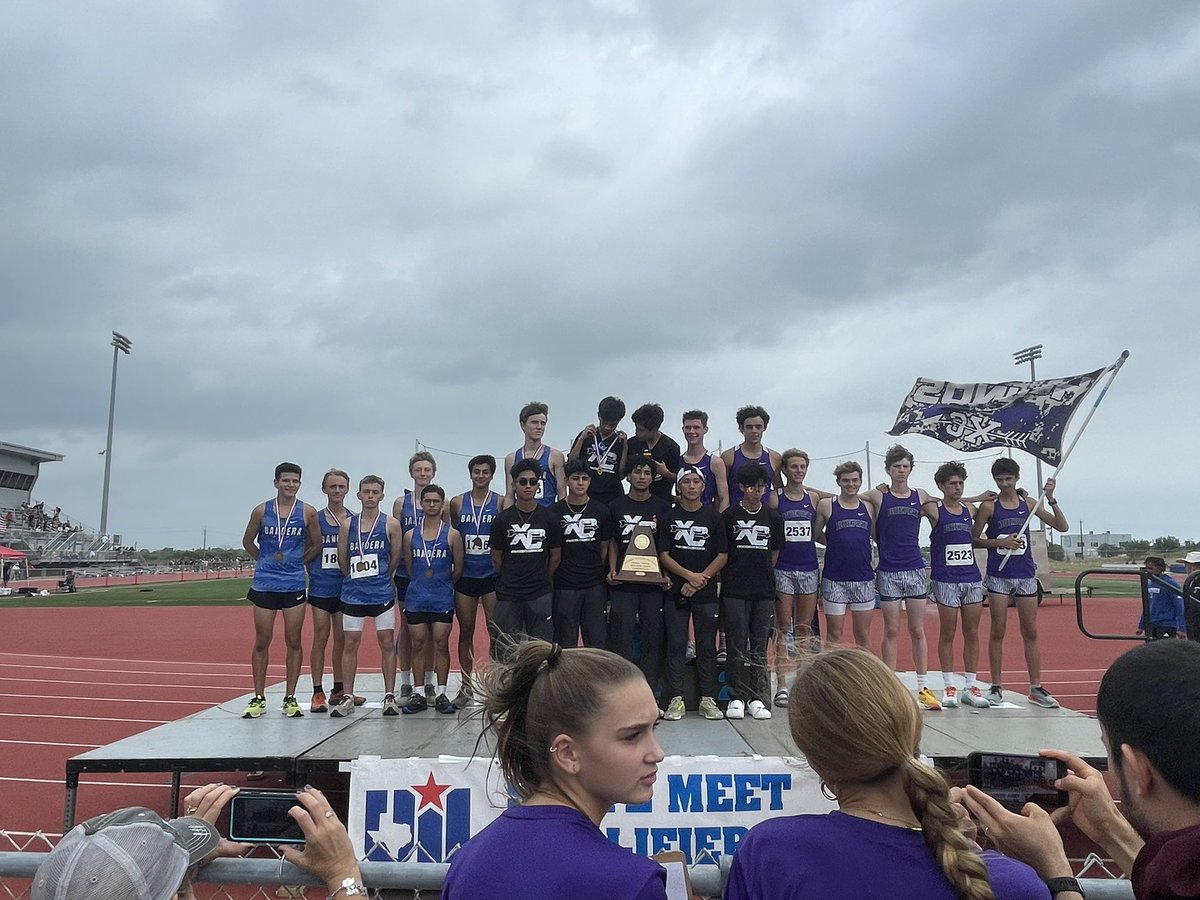 BanderaBTFXC's tweet photo. Going back to state! Finishing 3rd at Regionals! https://t.co/q6UjglUF4X