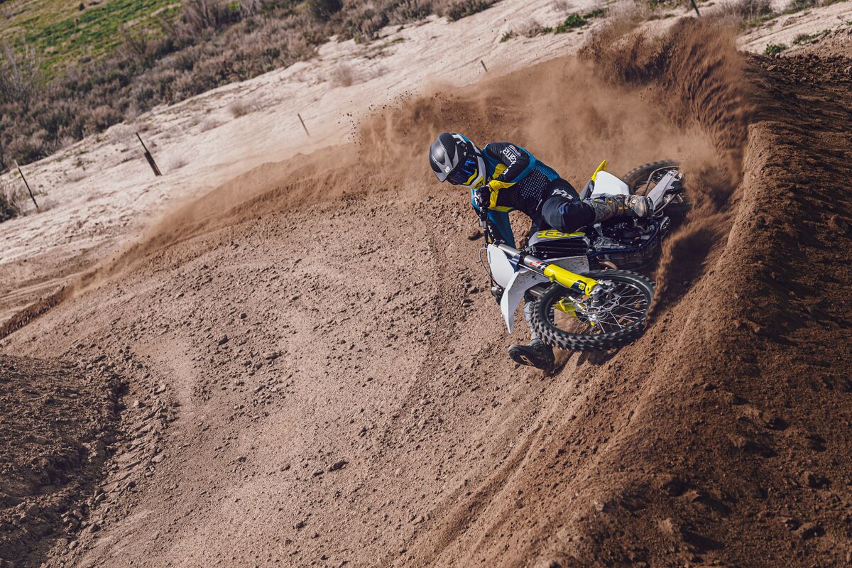 HQV_MotoUK's tweet photo. Now that the sand has settled after a weekend's racing, it's time to look at your next winter weapon.
Go big with our FC 350 and benefit from a lightweight machine that boasts power to rival the 450.
Find out more - https://t.co/DujaZoSoQs
#HusqvarnaMotorcycles #FC350 https://t.co/ahWQczHNv6